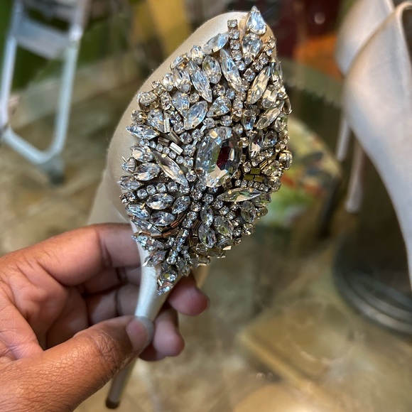 Absolutely Beautiful Badgley Mischka Collection size 7 - Picture 10 of 13